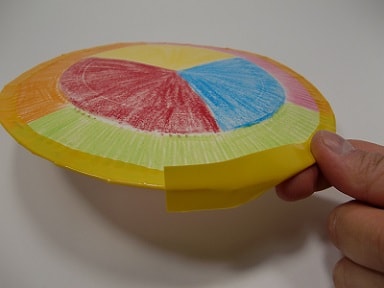 紙皿のフリスビーの作り方6