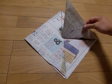 新聞紙のかぶとの作り方6