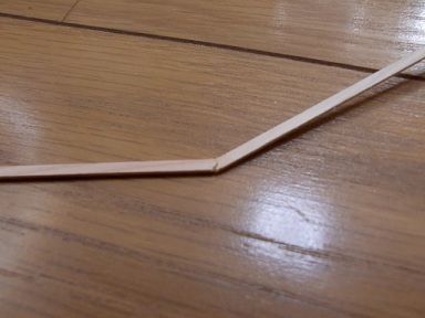 木製のインドアプレーン・飛行機の骨組みの角度の付け方